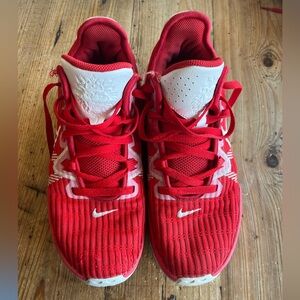 Men’s Nike Lebron Witness 6 basketball shoes